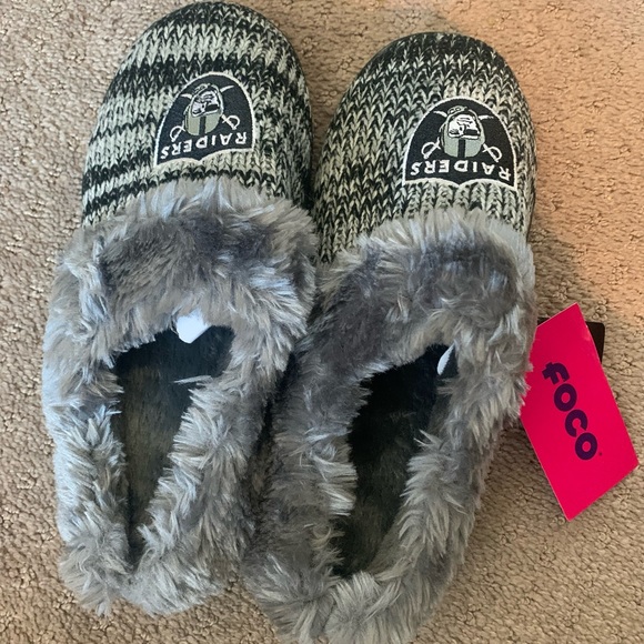 Woman’s Oakland Raider slippers - Picture 3 of 6